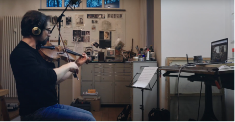 Raphael Gudrun rehearsing with the Susanne Paul Quartett // © Die Digitale Bühne